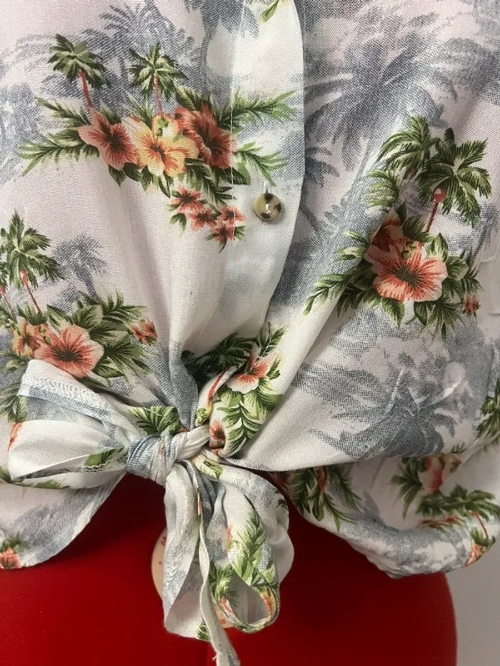 Chemisier à nouer fleurie blanche et bleue Primark - photo numéro 2