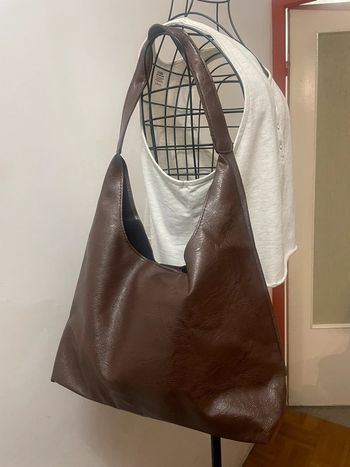 Magnifie sac fourre-tout marron effet brillant
