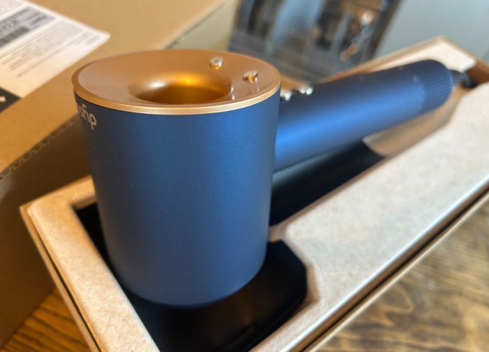 Sèche cheveux Dyson super Sonic HD08 neuf - photo numéro 4