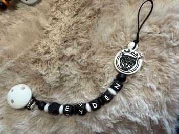 Attache tétine  jaguar