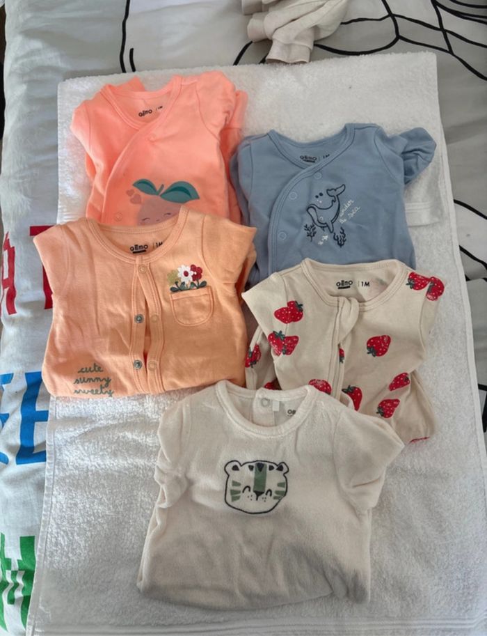 Lot pyjama fille 1 Mois