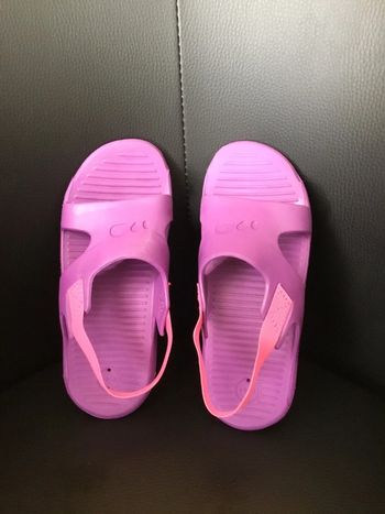 Sandales de plage 31/32 violettes avec élastique Nabaiji