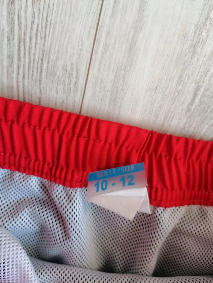 Short de bain Freegun
Taille 10 12 ans
Comme neuf porté 1 fois - photo numéro 2