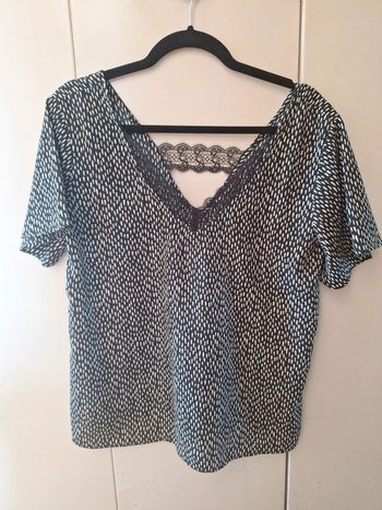 T-shirt vert foncé, motifs noirs et blancs L