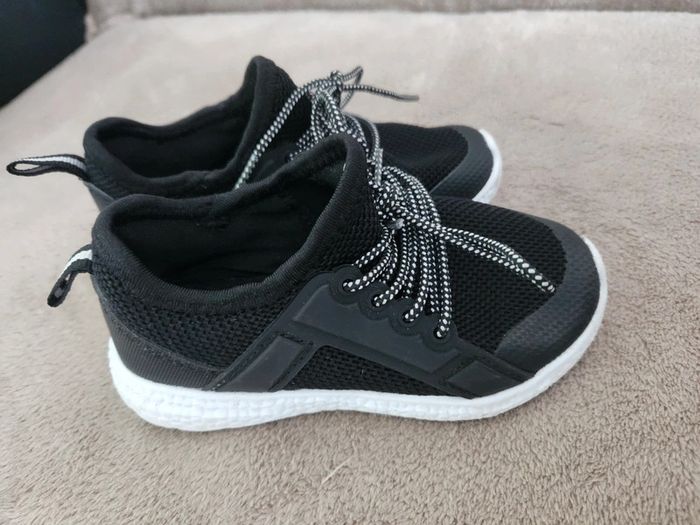 Baskets kiabi taille 25 noir - photo numéro 2