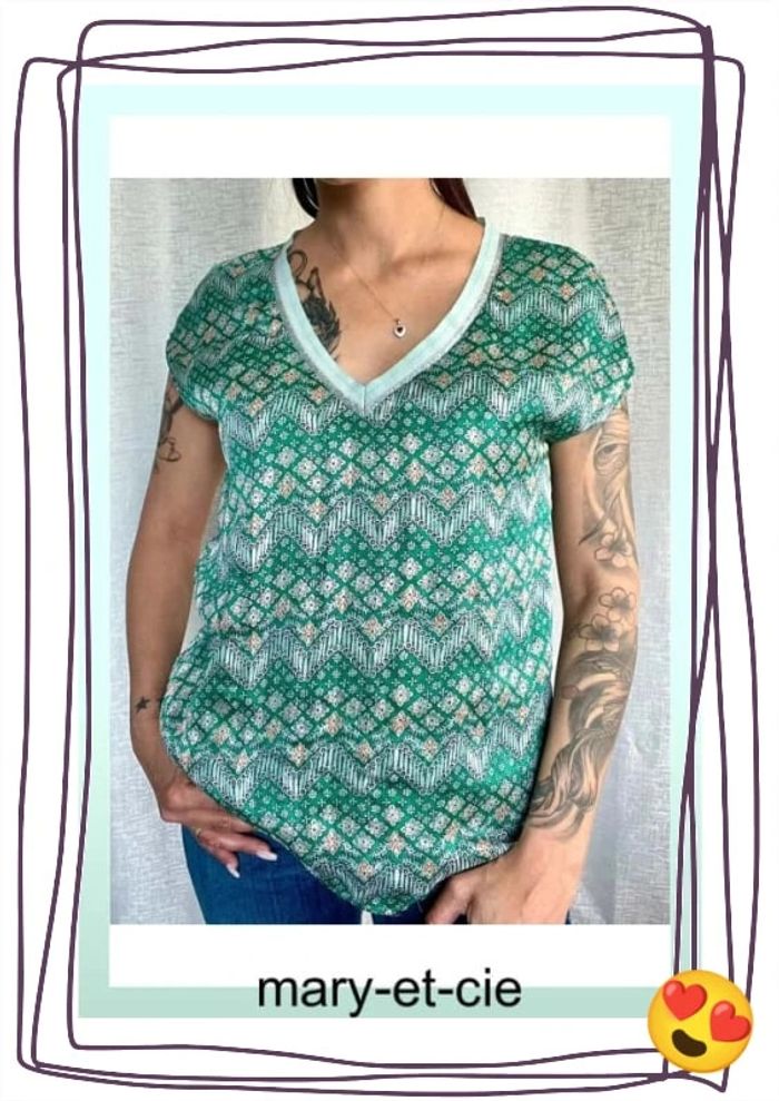 SOLDÉ - Blouse manches courtes taille 2 - rue des Abbesses