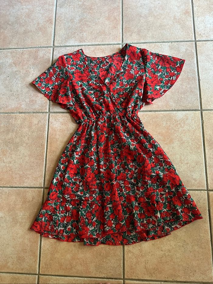 Robe fleurs rouge verte col V Shein Taille S