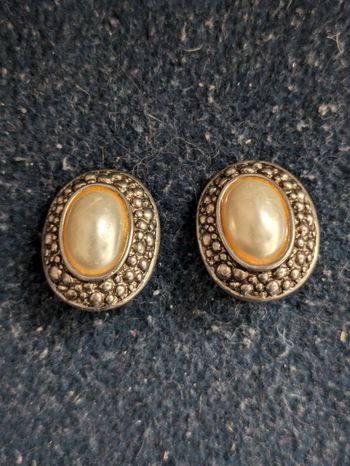 Boucles ovales nacrées a clips