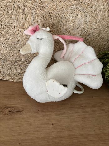 Doudou cygne rose blanc musical sauthon