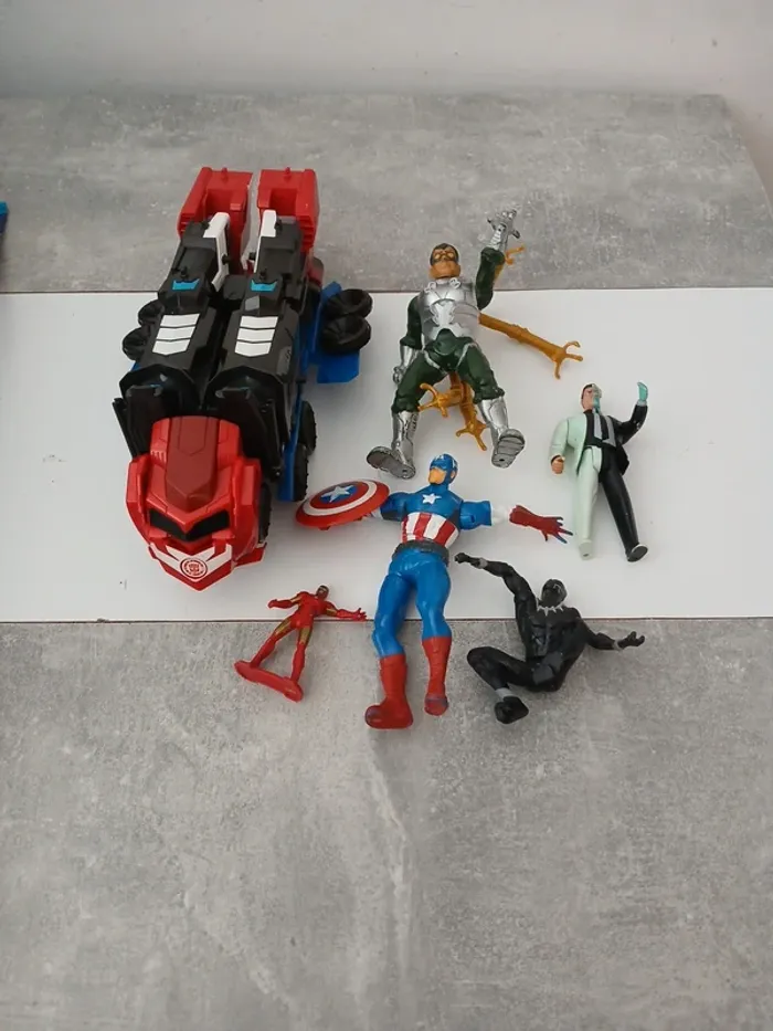 Lot jouets super héros