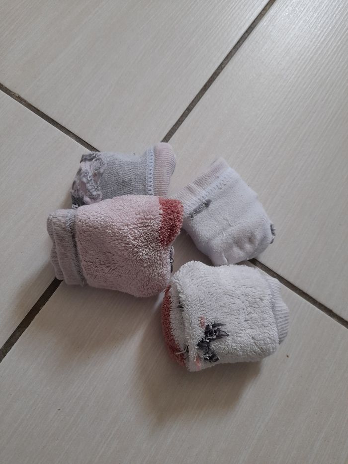 Lot de chaussettes 0-6 mois 
Bon état