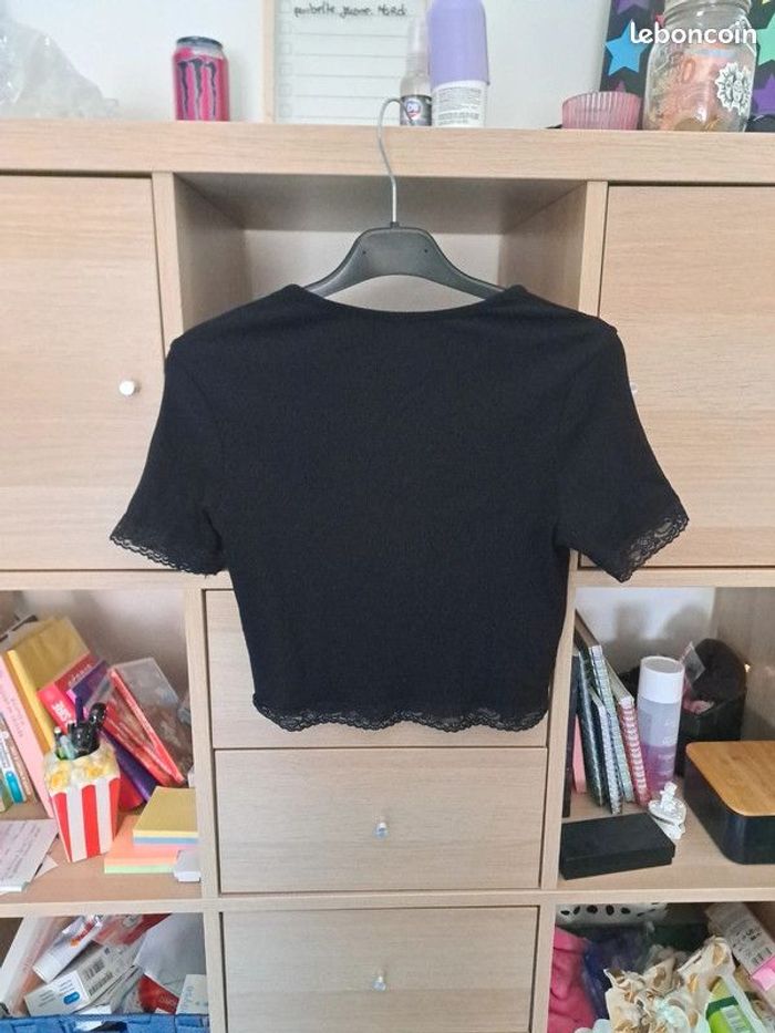 Crop top noir don't call me Jennyfer taille 38 - photo numéro 3