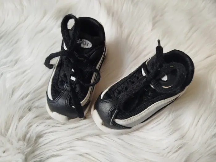 Nike noir