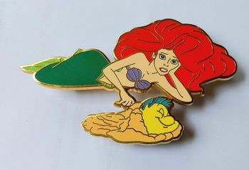 Grand pins Disney ariel la petite sirene