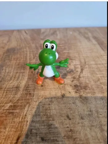 Figurine yoshi mario kart nintendo