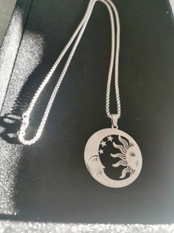 Collier et pendentif soleil et lune