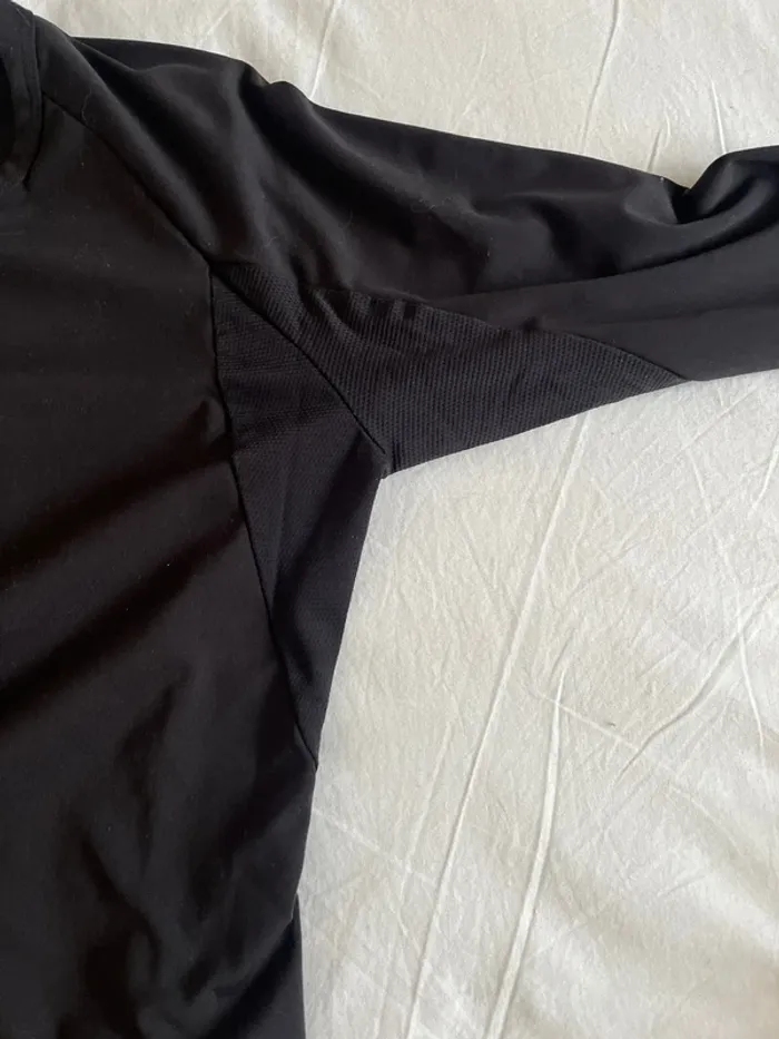 Haut de sport noir - photo numéro 2