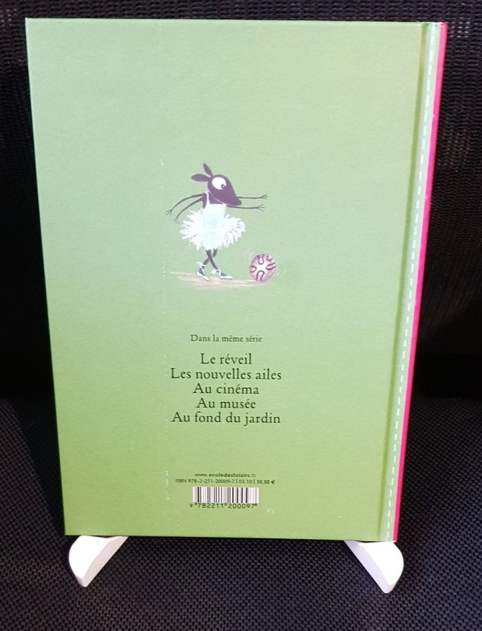 Poka & Mine - Le football - Kitty Crowther - Ecole des loisirs - photo numéro 2