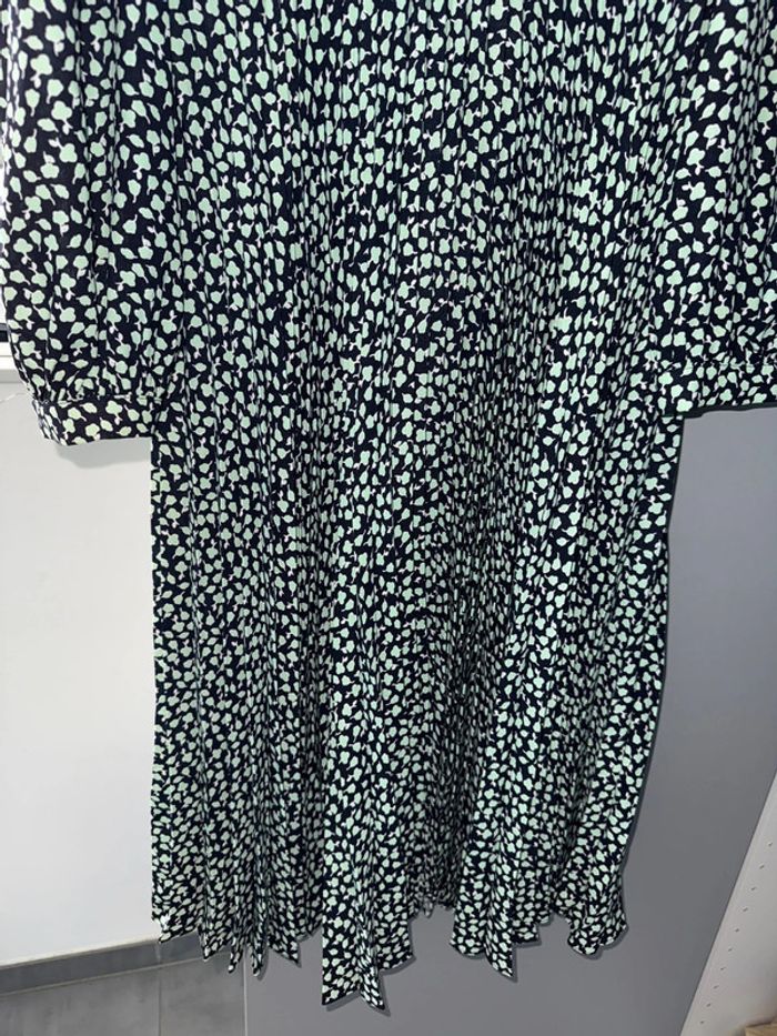 Robe fleurie magnifique neuf taille 42 c&a - photo numéro 3