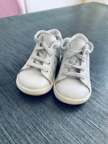 Chaussures a lacets / Taille 18