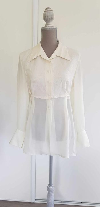 Chemisier vintage brodé avec voile transparent