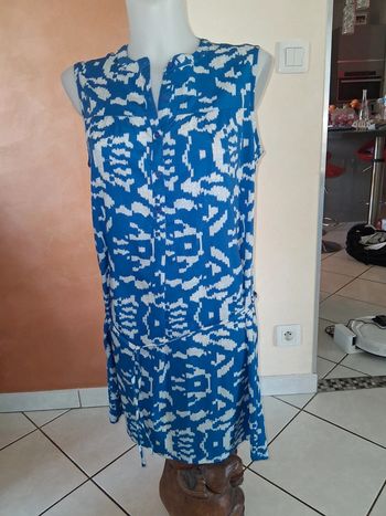 Robe bleu sans manche avec motifs Etam avec ceinture