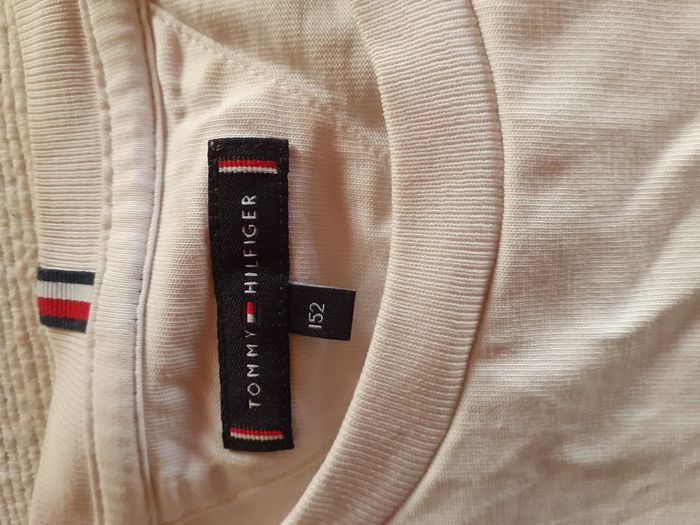 Tshirt Tommy Hilfiger 10-12 ans - photo numéro 3