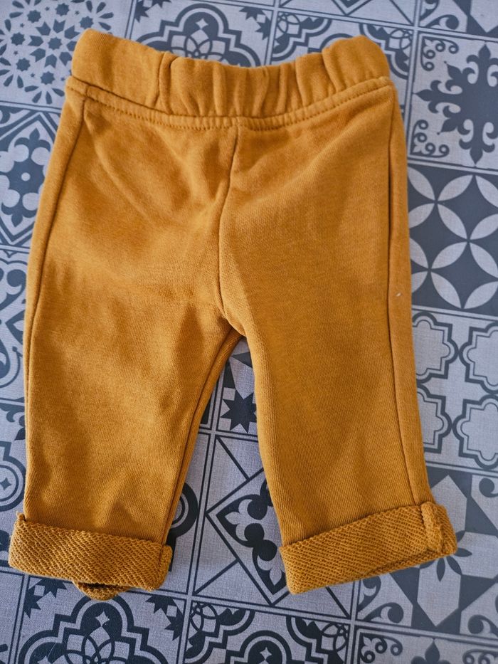 Pantalon 1 mois - photo numéro 3
