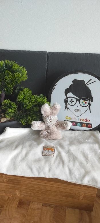 doudou lapin moulin roty carré marron blanc  beige basile et lola