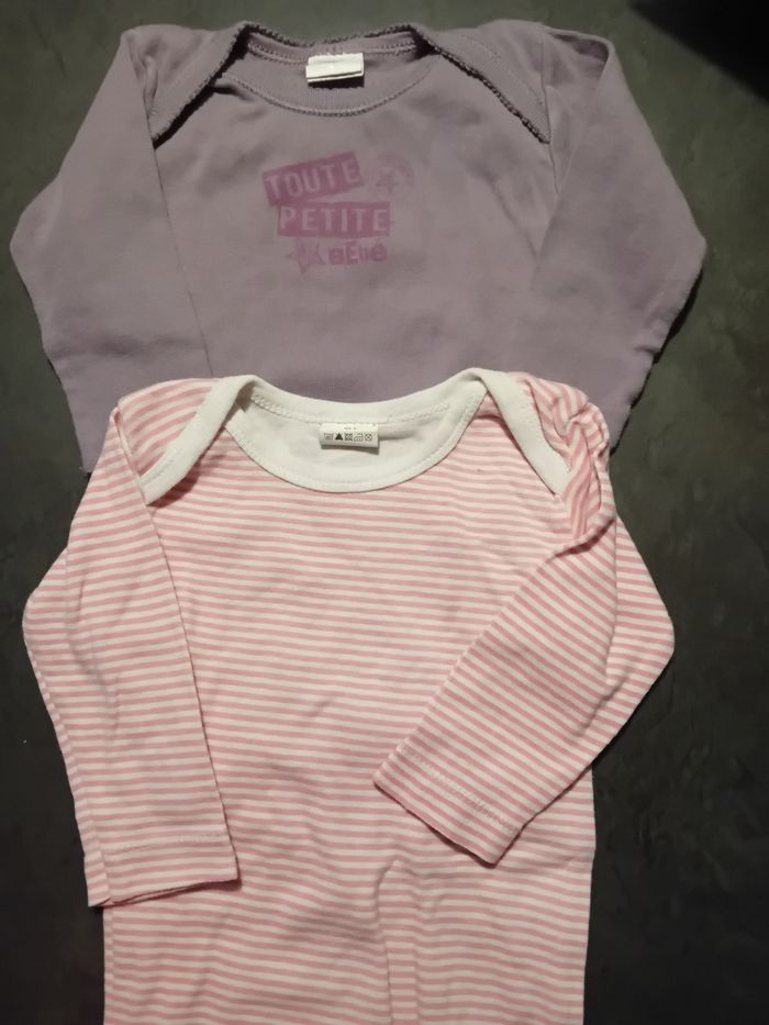 2 bodies lila et rose 6 mois