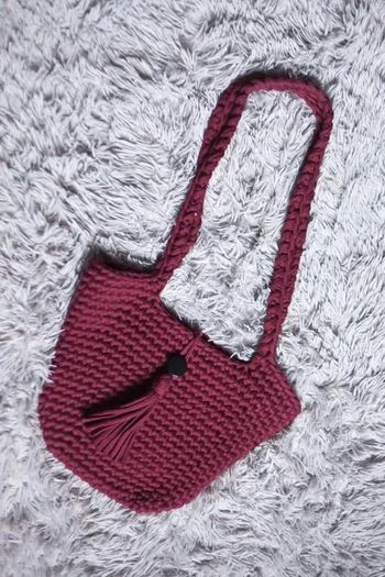 Sac fait main au crochet bordeaux