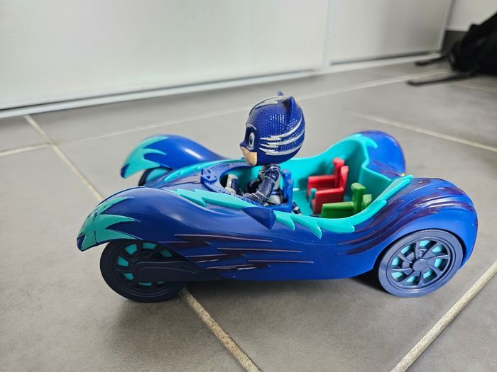 Lot de 3 véhicules et figurines pyjamasques PJ MASK, très très propres - photo numéro 10
