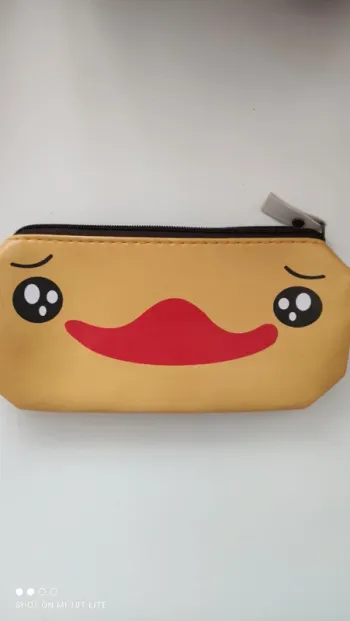Petite trousse jaune
