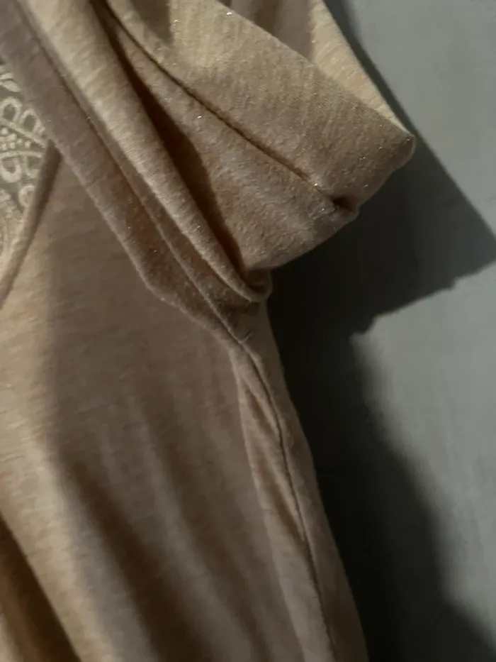 Top beige pailletée - photo numéro 4