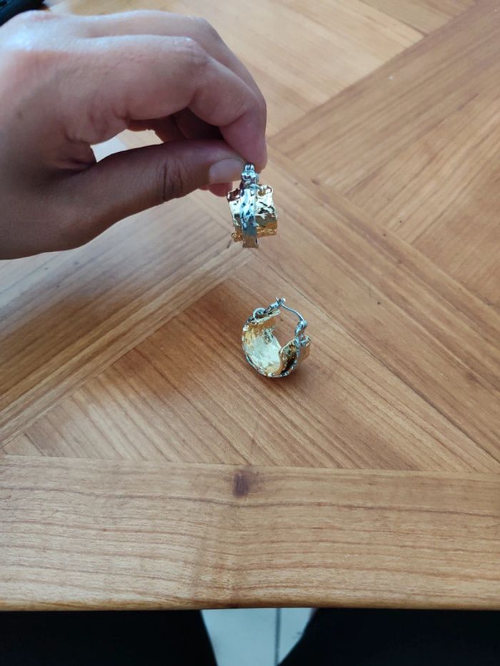Boucle d'oreille neuve - photo numéro 3
