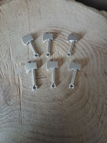 Lot de 6 pendentifs breloques hache argenté
