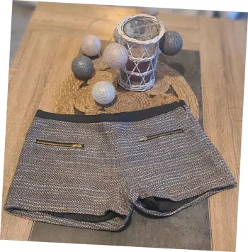Short pailleté taille 38