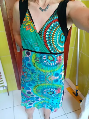 Robe femme noire et multicolore Chaitanya