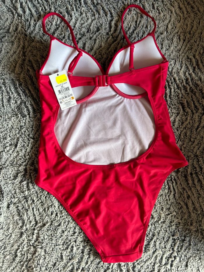 Maillot de bain avec coques - photo numéro 2