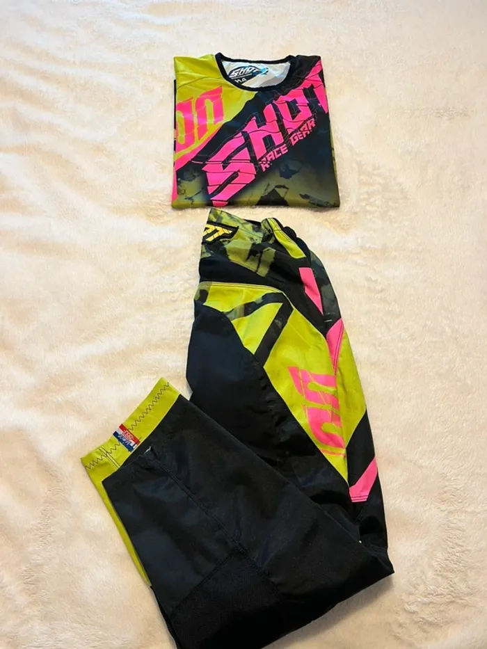 Tenue motocross / VTT descente SHOT Race Gear – pantalon T28 & maillot S/M – très bon état - photo numéro 2
