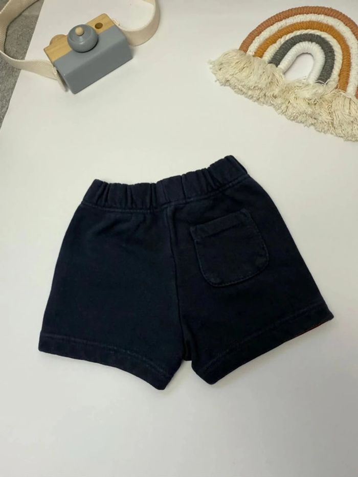 Short Levi's bébé garçon marine et rouge taille 6 mois très bon état - photo numéro 4