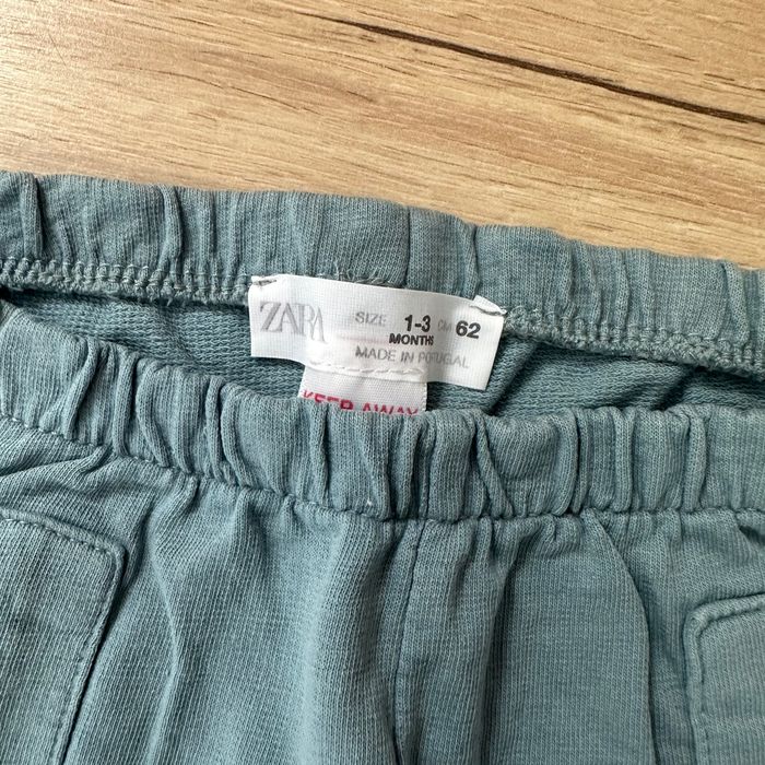 Pantalons Zara bleu et beige taille 1-3 mois - photo numéro 3