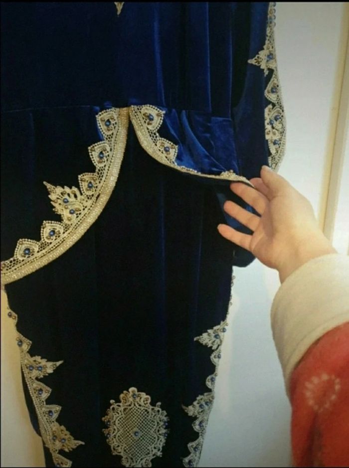 Robe de cérémonie orientale - photo numéro 2