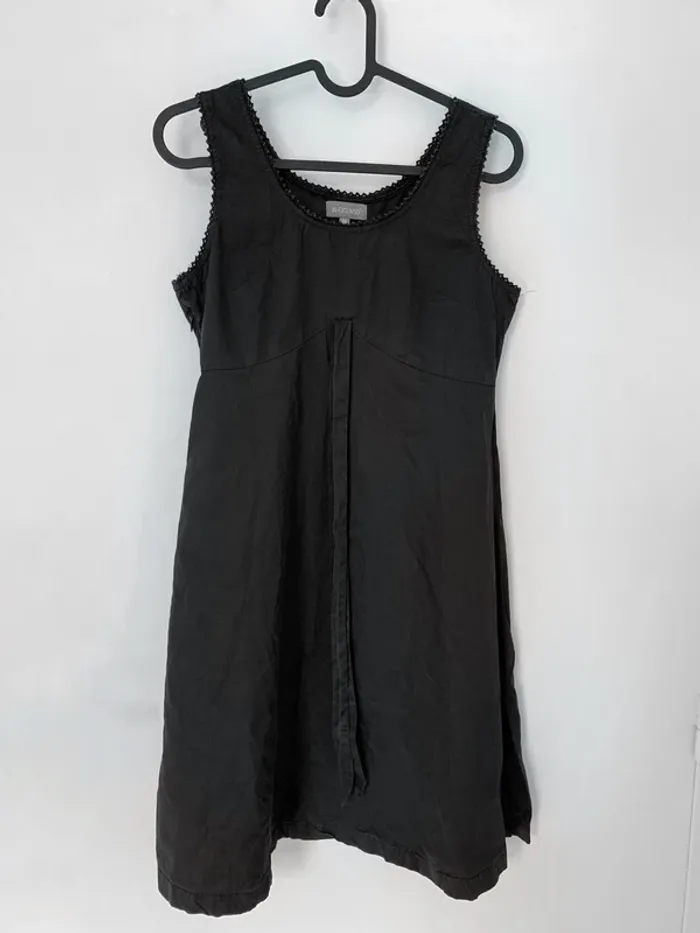 Robe mi-longue noire - photo numéro 4