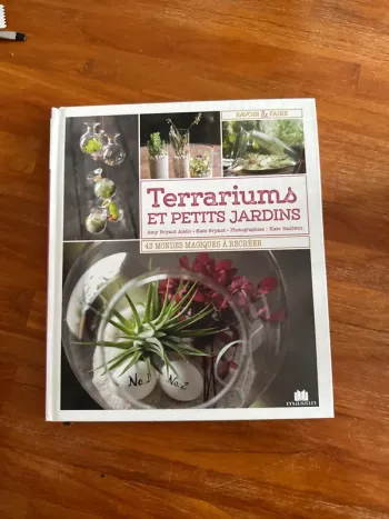 Livre terrarium et petit jardin