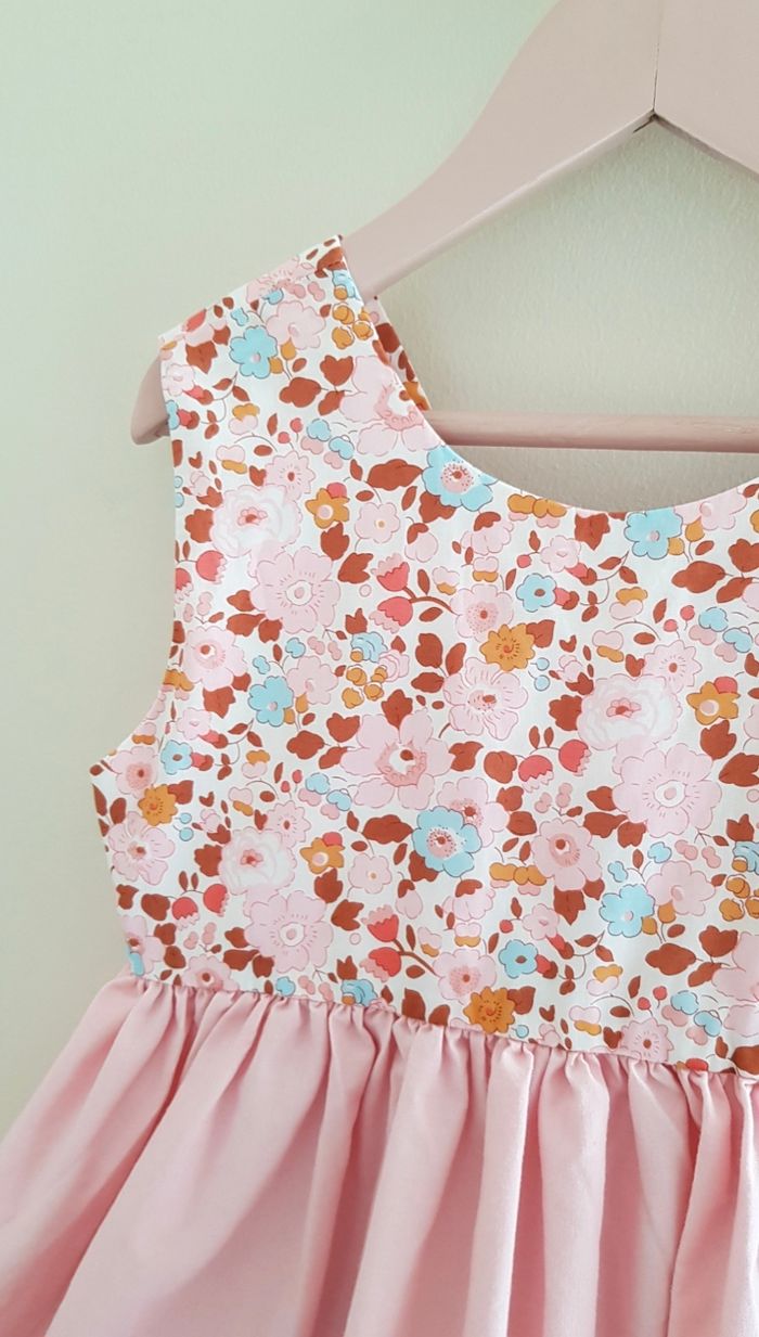 Robe Liberty taille  7 ans 🪷 - photo numéro 3