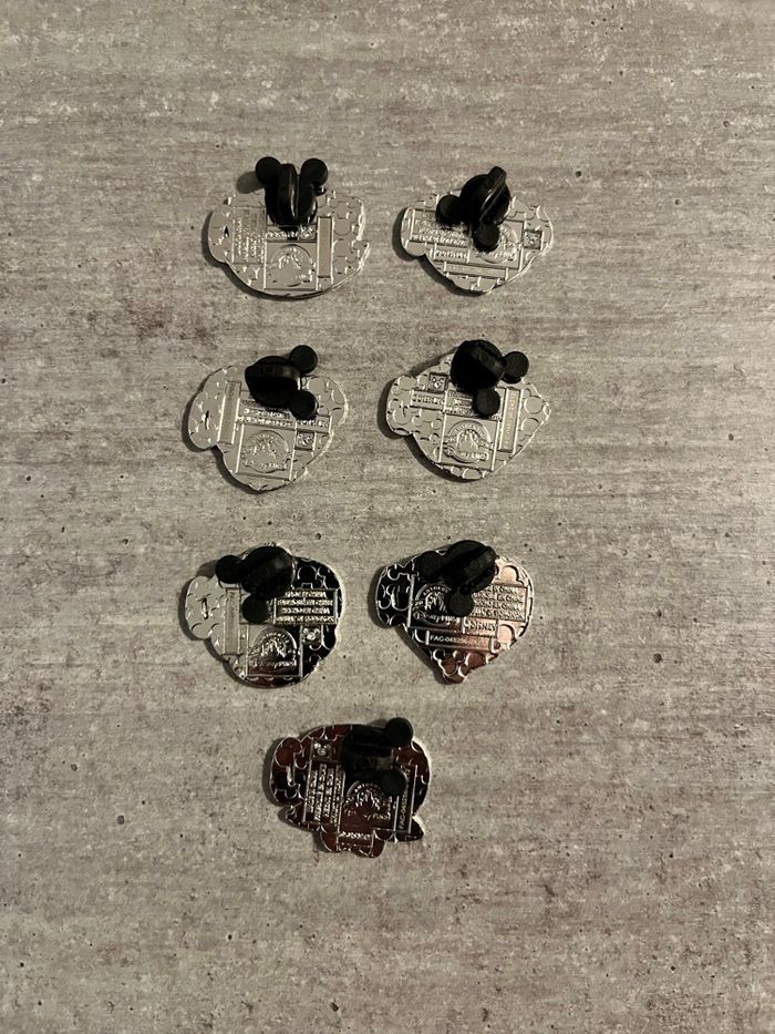 Pin’s mystère mugs personnages Disney - photo numéro 2