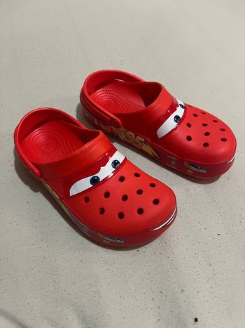 Crocs Cars Flash McQueen rouges enfant