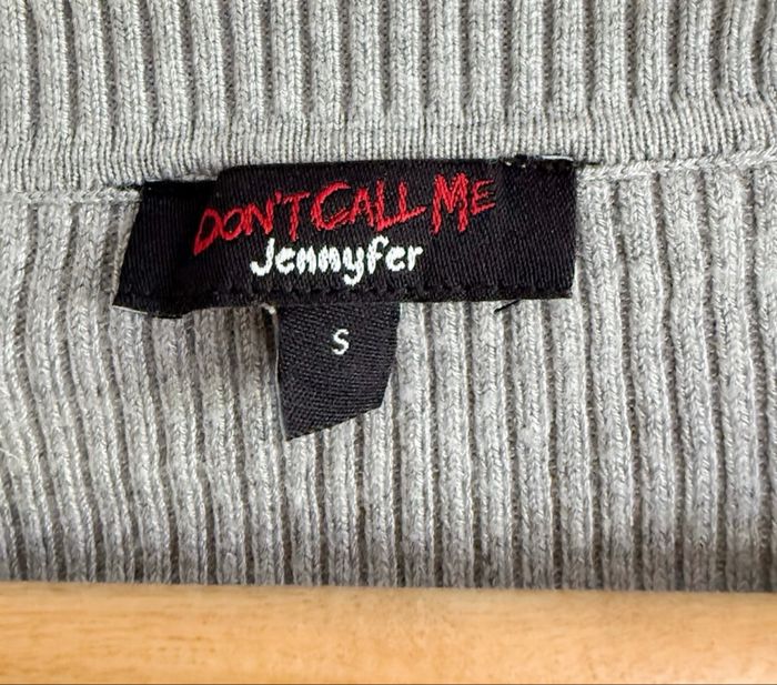 Pull court manches longues col V gris Jennyfer taille 36 S - photo numéro 4