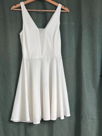 robe patineuse col v